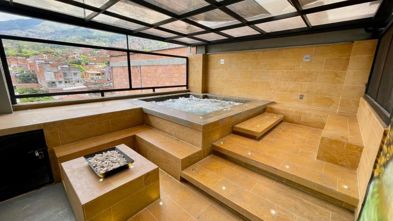דירות מדיין Edificio Helena מראה חיצוני תמונה